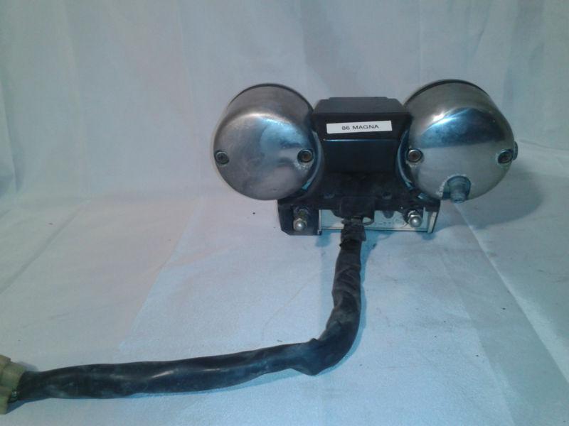 SPEEDOMETER TACHOMETER GAUGES CLUSTER OEM HONDA VF700 MAGNA NICE, US $189.99, image 2