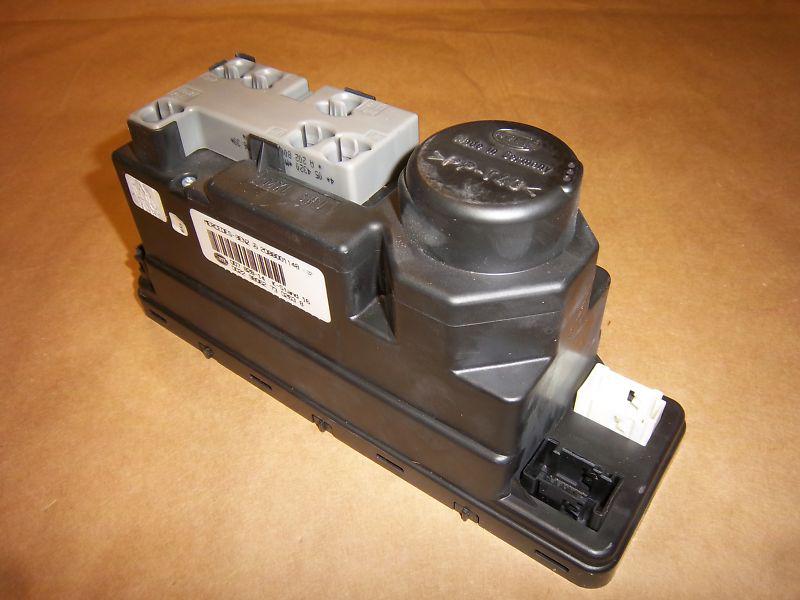 Purchase MERCEDES W202 CENTRAL DOOR LOCK LOCKING VACUUM PUMP C280 C240