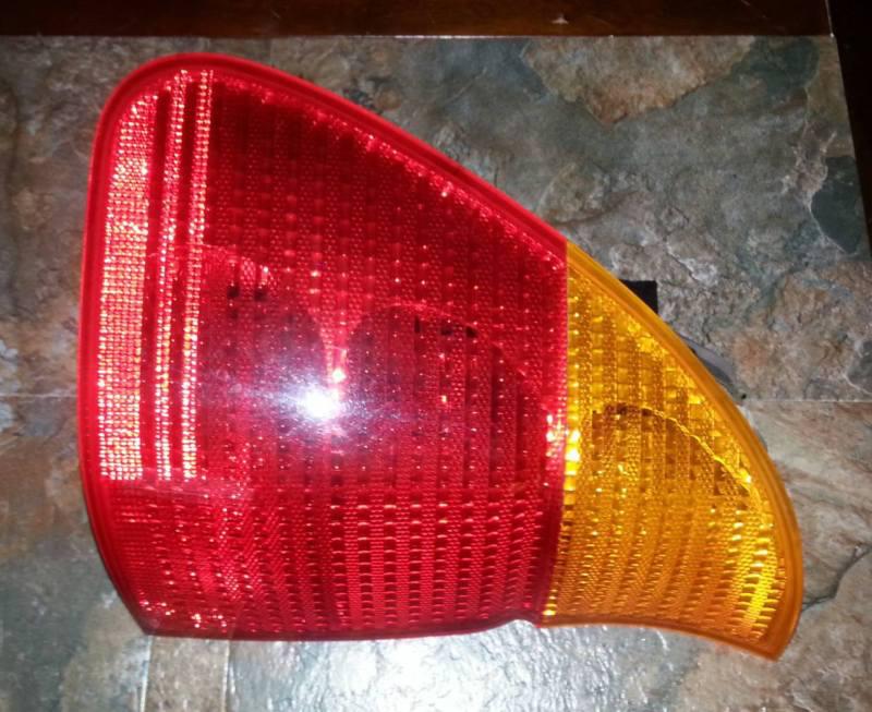 2003 bmw x5 left rear taillight assembly amber/red/red #63-21-7-158-391
