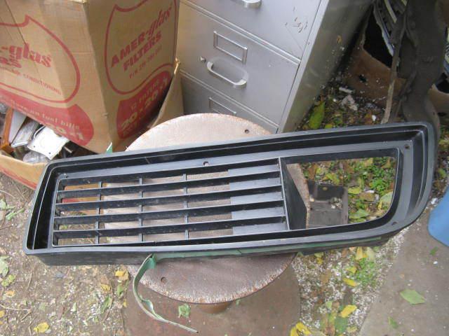 1979-81 pontiac firebird lh lower grille insert, great condition