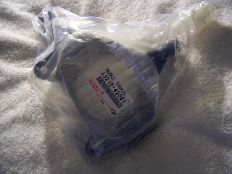 Toyota rav4 new oem lh front steering knuckle 43212-42081