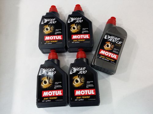 Uc424 motul gear300 75w90 (4) + motul gear300 75w90 ls (1) sub 5speed combo