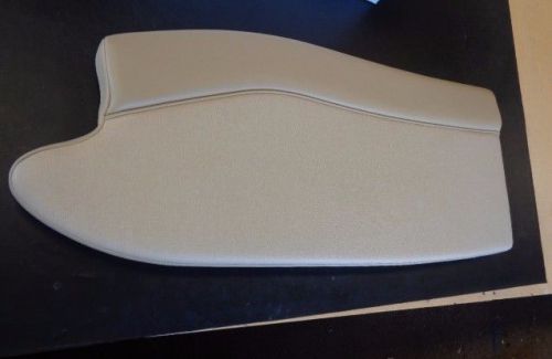 Scout 245 xsf - bbap 1477e short bow port cushion tan / white 43" x 17" boat