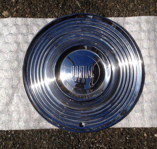 1- pontiac 1955 hubcap wheel cover 15"