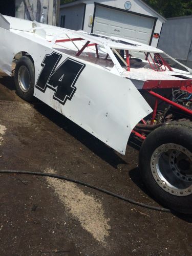 Dirt latemodel 2005 warrior turn key with spares