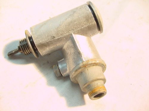 Triumph 650 unit tachometer drive gear box 2 to 1 ratio. left hand threads off a