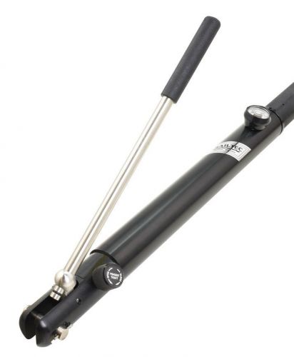 Sailtec hydraulic backstay adjuster