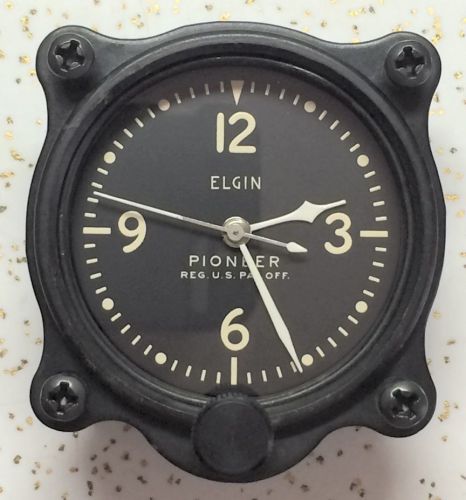 Elgin pioneer grade 562 a-7 2 1/4&#034; 8 jewel aircraft clock gold plated mvmt + box
