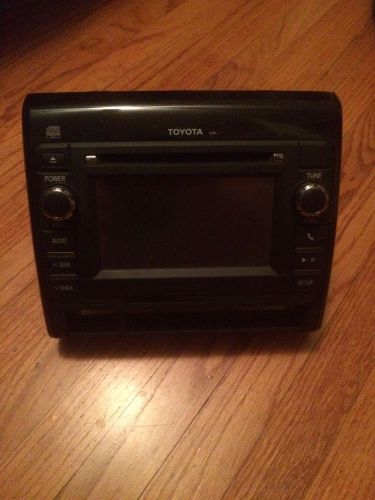 2013 toyota tacoma touchscreen oe radio receiver w/ trim and brackets