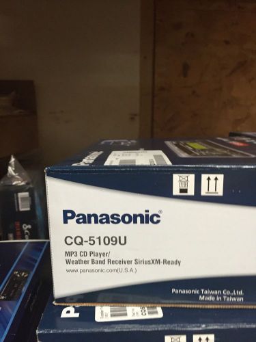(1) cq5109u3a panasonic am/fm/cd/wide band radio for peterbilt and kenworth