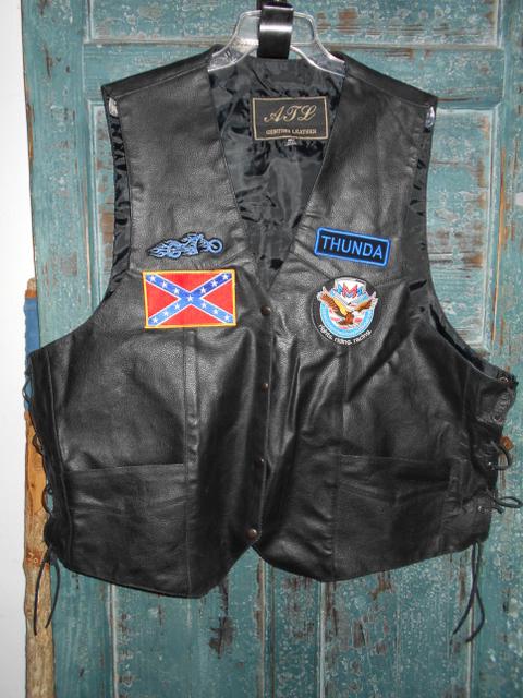 Mens atl leather vest with laced sides & rebel skull patches thunda size 60