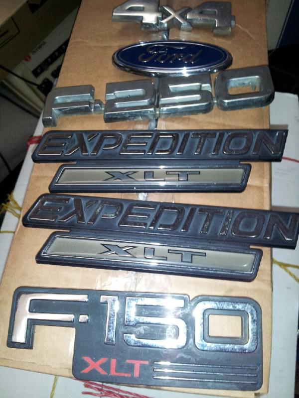 Find LOT OF TRUCK SUV EMBLEMS FORD in Vallejo, California, US, for US