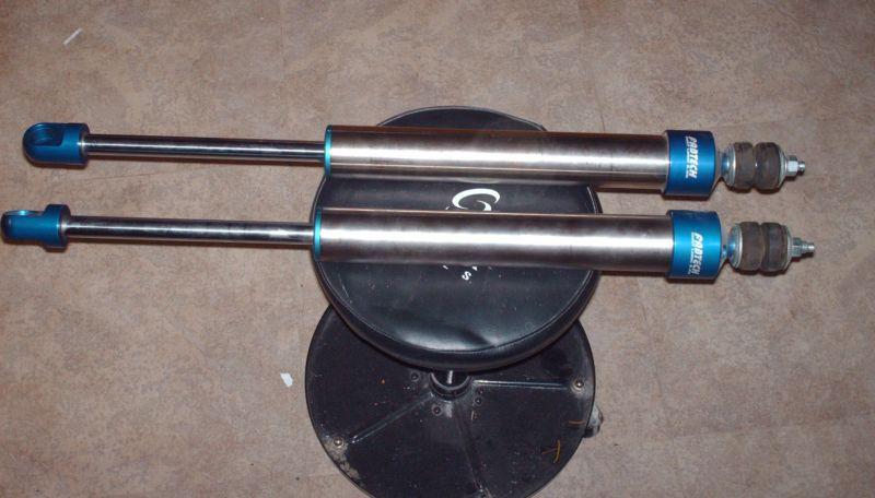 (2) fabtech fts81064 dirt logic 2.25 non resi long offroad shocks