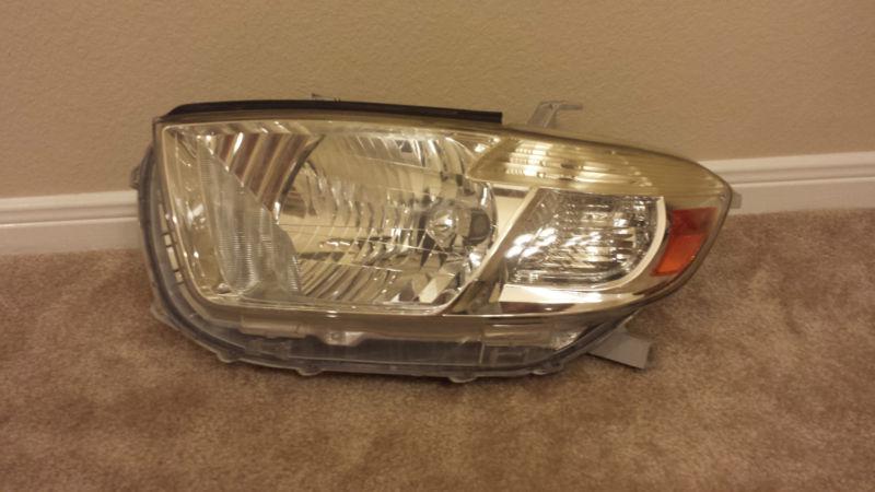2008-2010 toyota highlander lh drivers side halogen headlight oem 