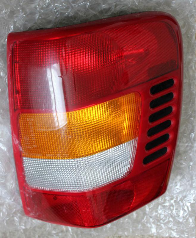 Find 9904 Jeep Grand Cherokee Rear Passenger Side Taillight in Corpus