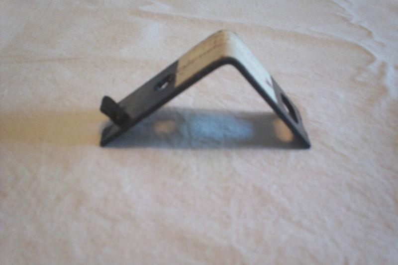 Nos ford 1965 1966 mustang front bumper guard bracket