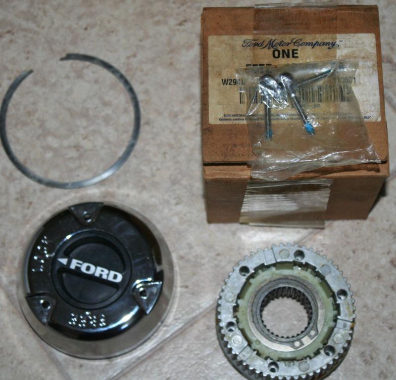 Sell FORD Dana 3Bolt 30 Spline 4x4 4WD Locking Hub & Cap F5TZ3B396BA