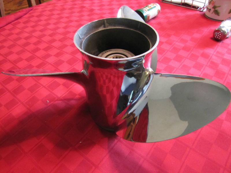 389512 johnson/ evinrude stainless steel prop (used) never installed bought new