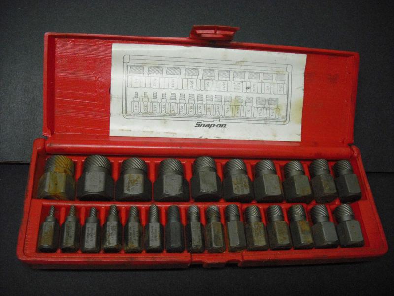 Snap-on  screw  extractor set  25pc. in case
