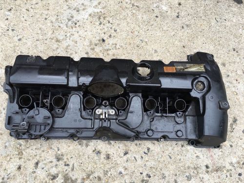 Bmw 328i oem valve cover