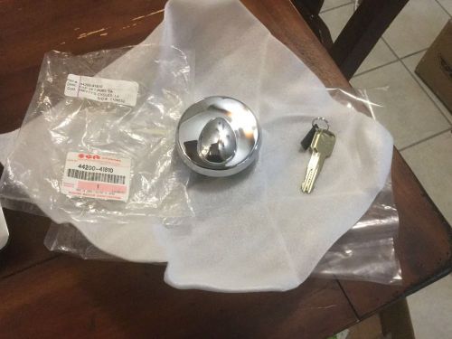 New oem suzuki 44200-41810 cap set, fuel tank
