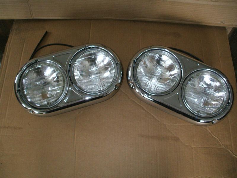 Sell DUAL ROUND HEADLIGHT ASSEMBLIES WITH BEZEL Peterbilt, Kenworth