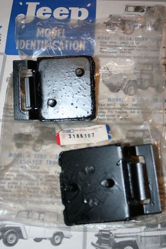 Nos jeep pair motor mounts cj 5 6 commando wagoneer gladiator j10 j20 v8 3186107