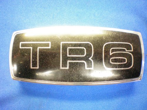 Tr6 medallion and base assembly for front grille.