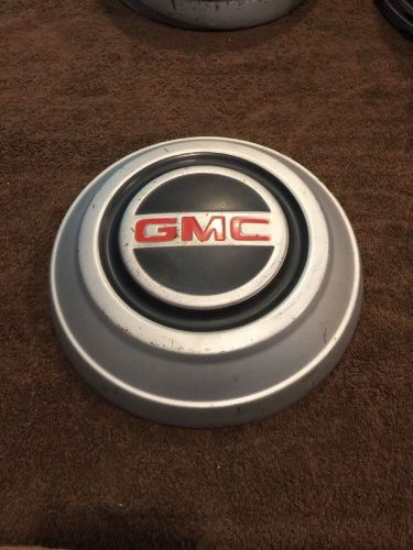 1967 1968 gmc pickup dog dish poverty hub cap painted ( 1 )