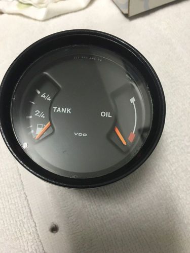 Porsche 911 fuel / oil gauge 91164120203                           box00
