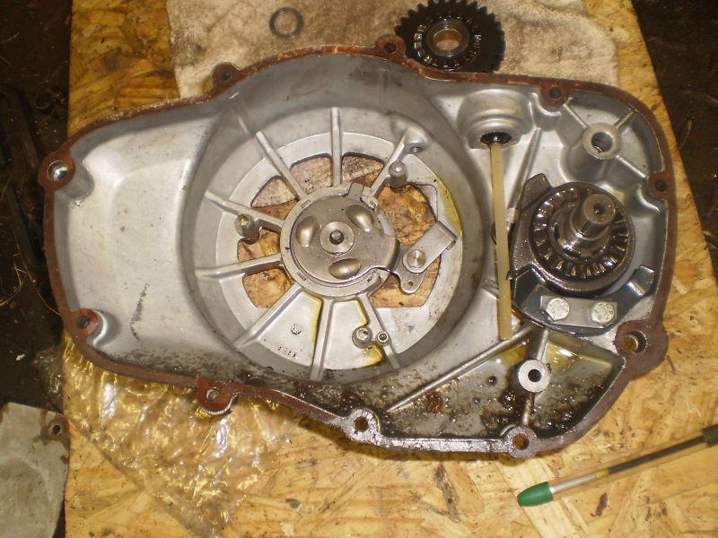 Harley 1974 rapido 175 engine clutch side cover w/ kick start gears *