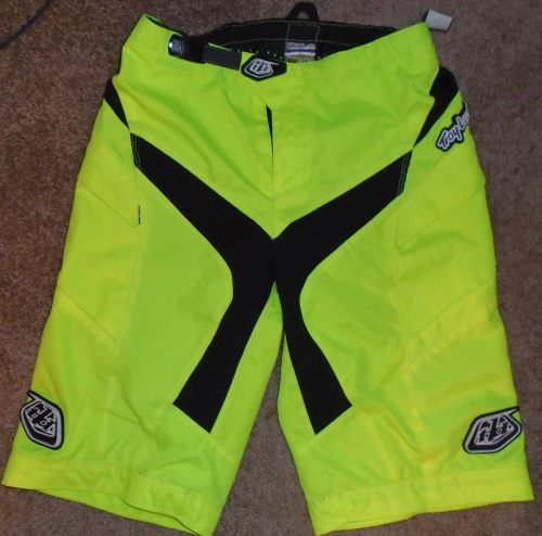 Troy lee designs moto solid mens bicycle shorts black size 30 yellow