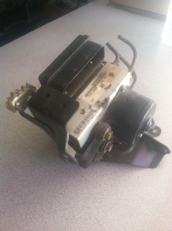 2004 oem nissan armada abs modulator valve 47660-7s065