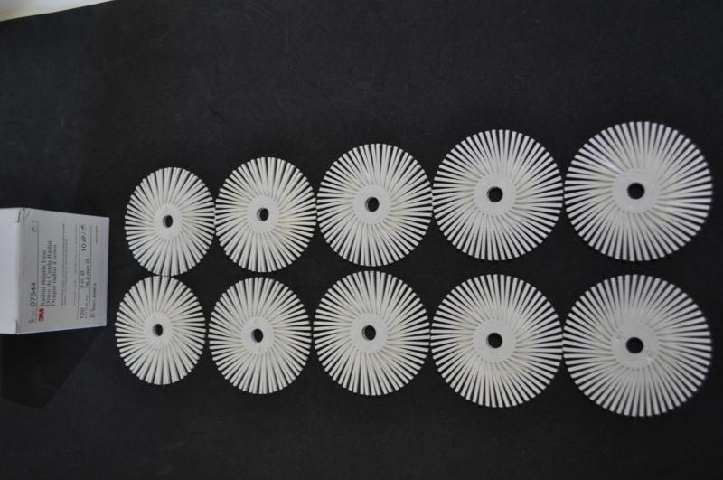 Scotch-brite radial bristle disc 3 inch 120 grade 07544 fine white made in usal