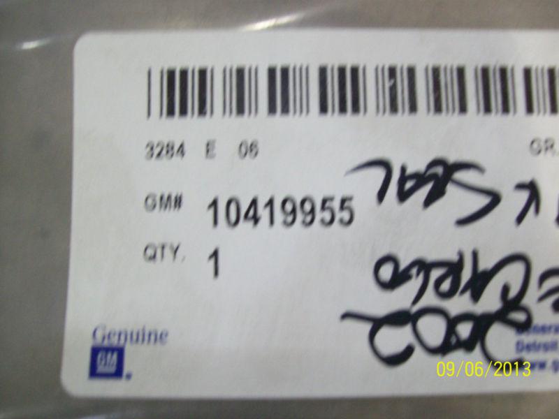 2000-2002 Monte Carlo Trunk Seal NIB (10419955), US $45.00, image 2