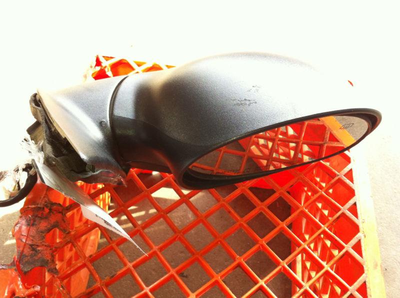 2001-03 chrysler pt cruiser  passenger side view mirror rh power