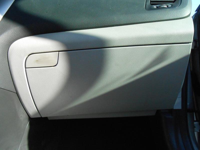 Sell 12 KIA OPTIMA GLOVE BOX in Sun Valley, California, US, for US 45.00