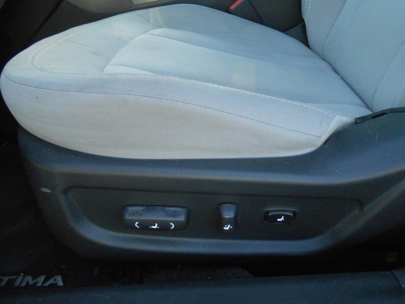 Sell 12 KIA OPTIMA GLOVE BOX in Sun Valley, California, US, for US 45.00