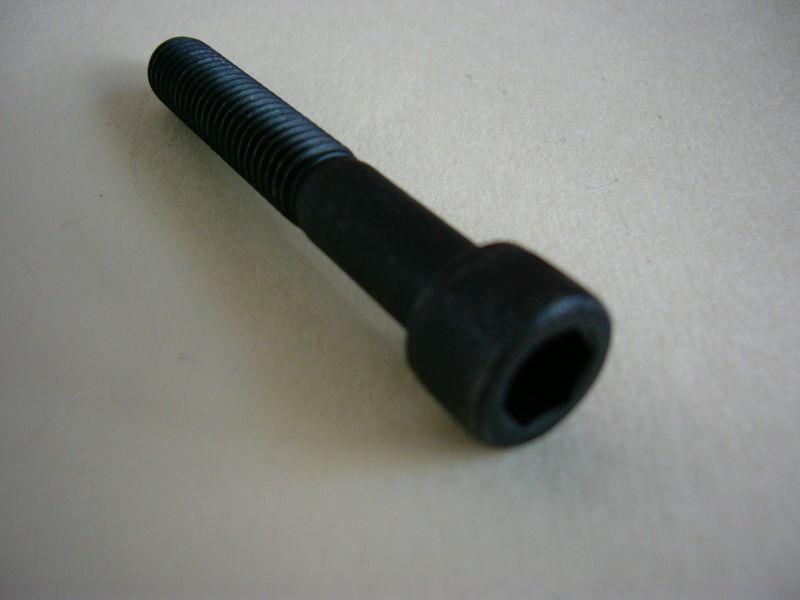 Volvo penta bolt ref. 956590 for upper gear bearing box