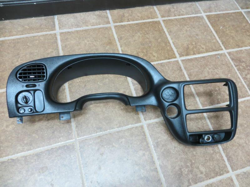 Sell 06 CHEVROLET TRAILBLAZER LT 4X4 DASH BEZEL TRIM GREY SPEEDOMETER