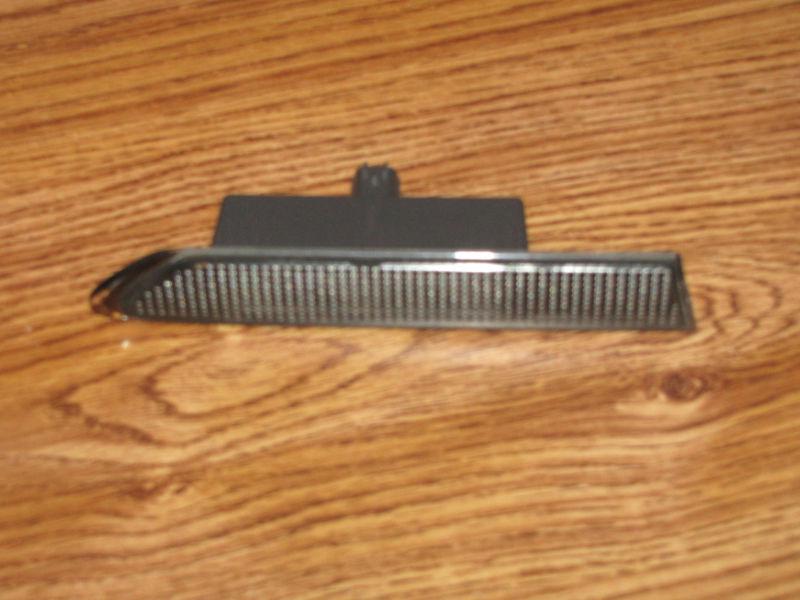 Sell 0408 ACURA TL FRONT SIDE MARKER LIGHT RH OEM in Sacramento