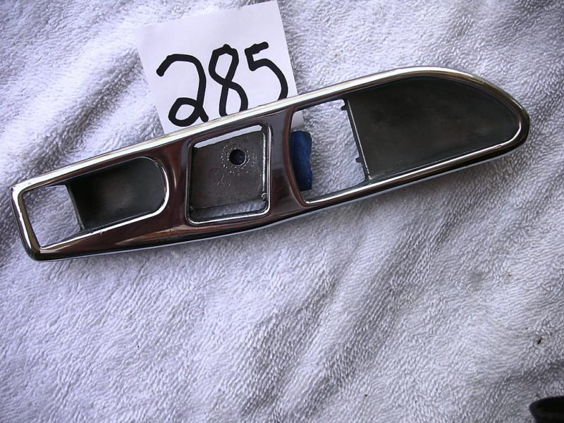 Mercedes benz 107  1972 450 sl interior left door handle trim chrome good
