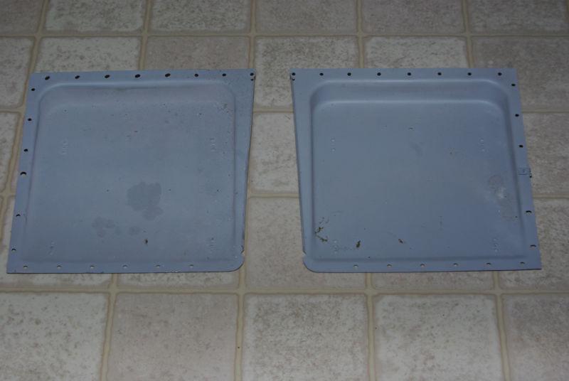Foot pans l & r (cessna 152)