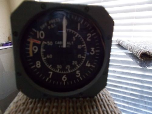 Indicator cabin altimeter-diff pressure