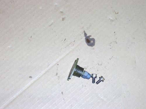 Johnson evinrude sportwin center leg  exhaust housing side mount bracket 379156