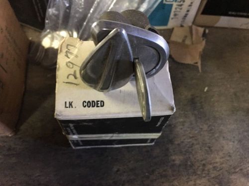 1965/69 gm station wagon luggage lock &amp; key nos gm 7553509 in box   b