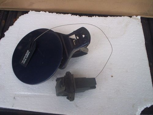 Fuel filler door &amp; latch 94 lincoln continental