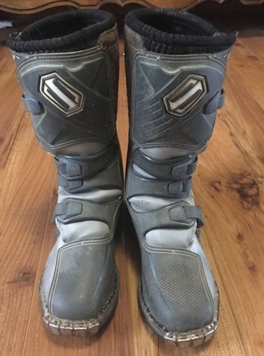 Motor cross motorcycle youth size 5 boots combat silver grey