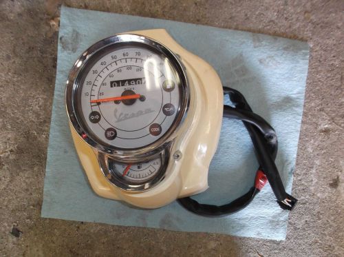 2009 vespa lx v 150 speedometer (1,490 miles) guage cluster