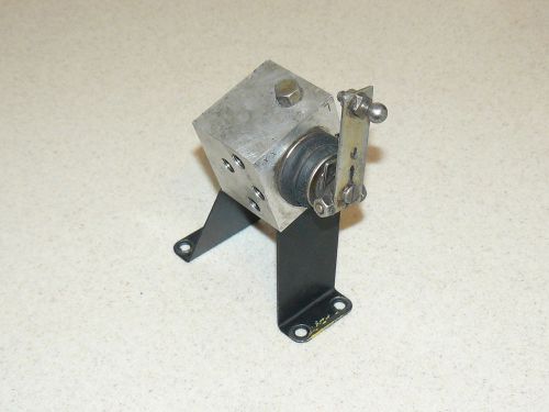 Hydraulic suspension valve mercedes 450 sel 6.9 , w116, 500sel, w126, w123